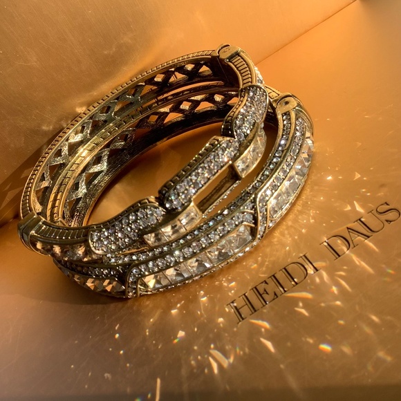 Heidi Daus Set Crystal Hinged Bangle Bracelets Clear SZ M - Picture 3 of 14